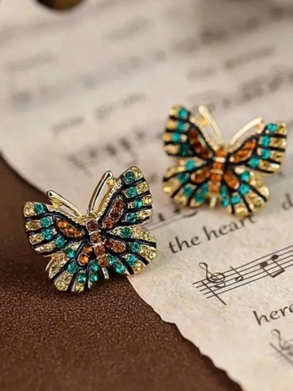 ✨Modcloth Nora Rhinestone Butterfly Earrings - Picture 1 of 4